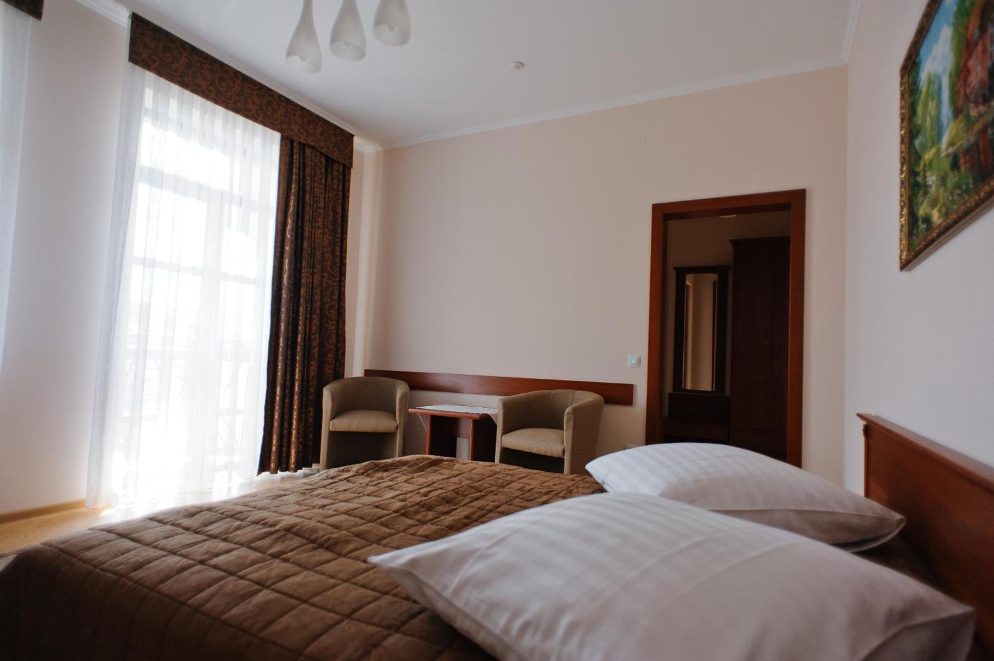 Karpaty Hotel Khoust Extérieur photo