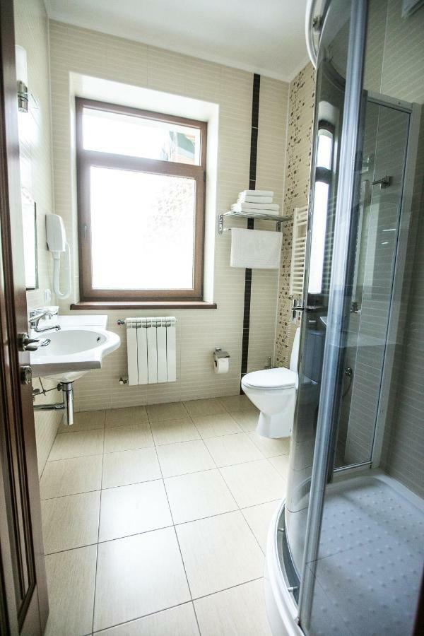 Karpaty Hotel Khoust Extérieur photo