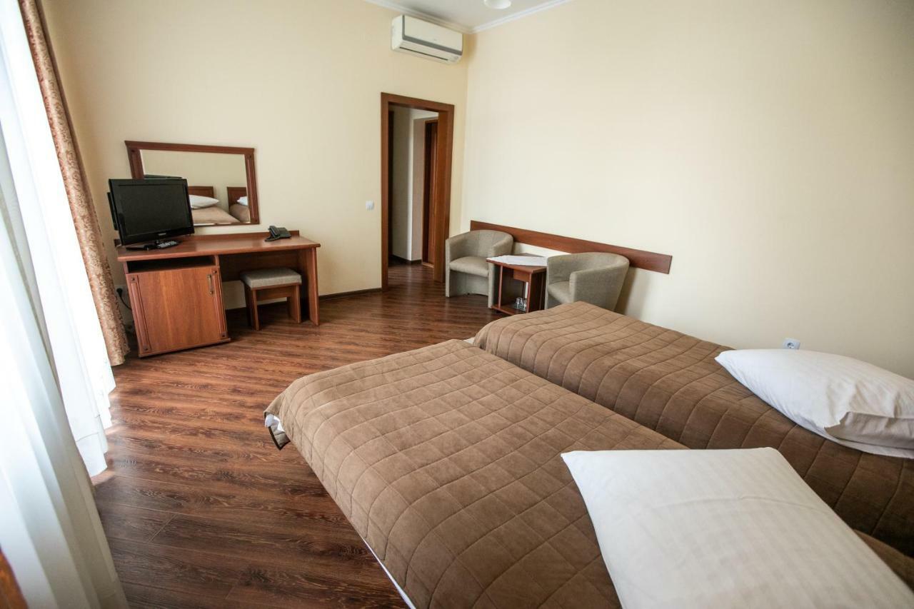 Karpaty Hotel Khoust Extérieur photo