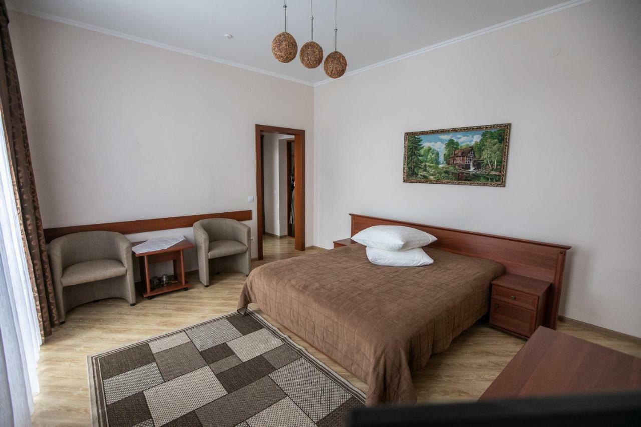 Karpaty Hotel Khoust Extérieur photo